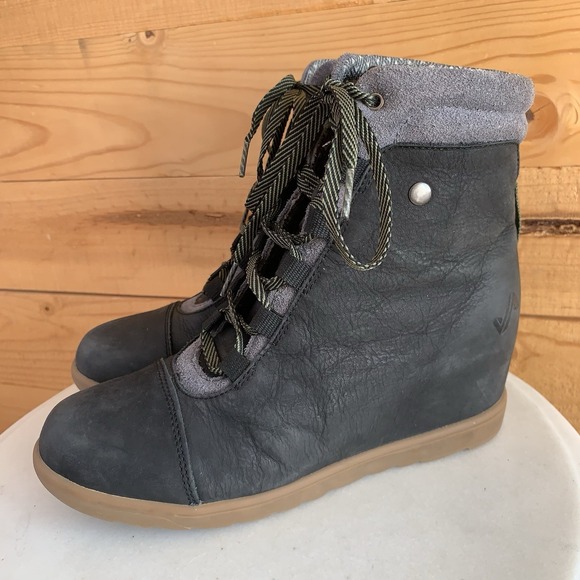 Forsake Alma Womens Outdoor Sneaker Fall Boots Size 8 Grey Leather Wedge *Stain* - Picture 1 of 9